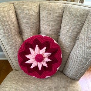 Vintage retro handmade knit crochet round mid century throw pillow